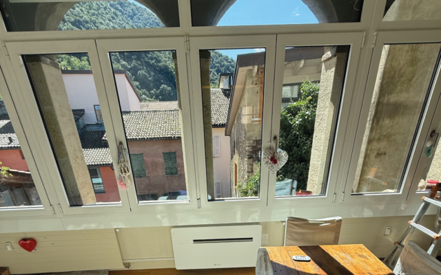 Installazione di 12 climatizzatori Innova Orizontal senza unità esterna a Casa Verda, Bissone